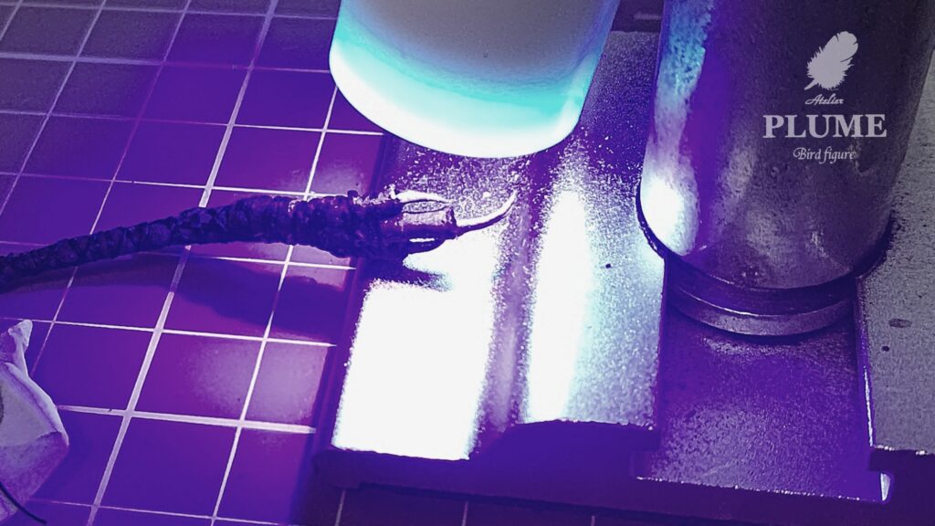 バードフィギュア、シマエナガの脚。制作中。